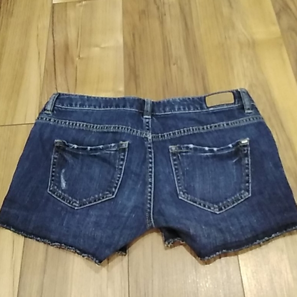 Shorts - Picture 3 of 3